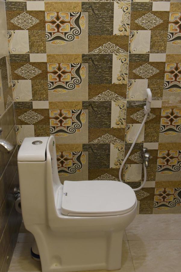 Hotel White Season Gulberg 拉合尔 外观 照片