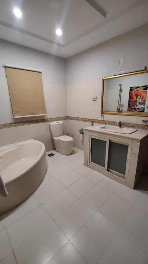 Hotel White Season Gulberg 拉合尔 外观 照片
