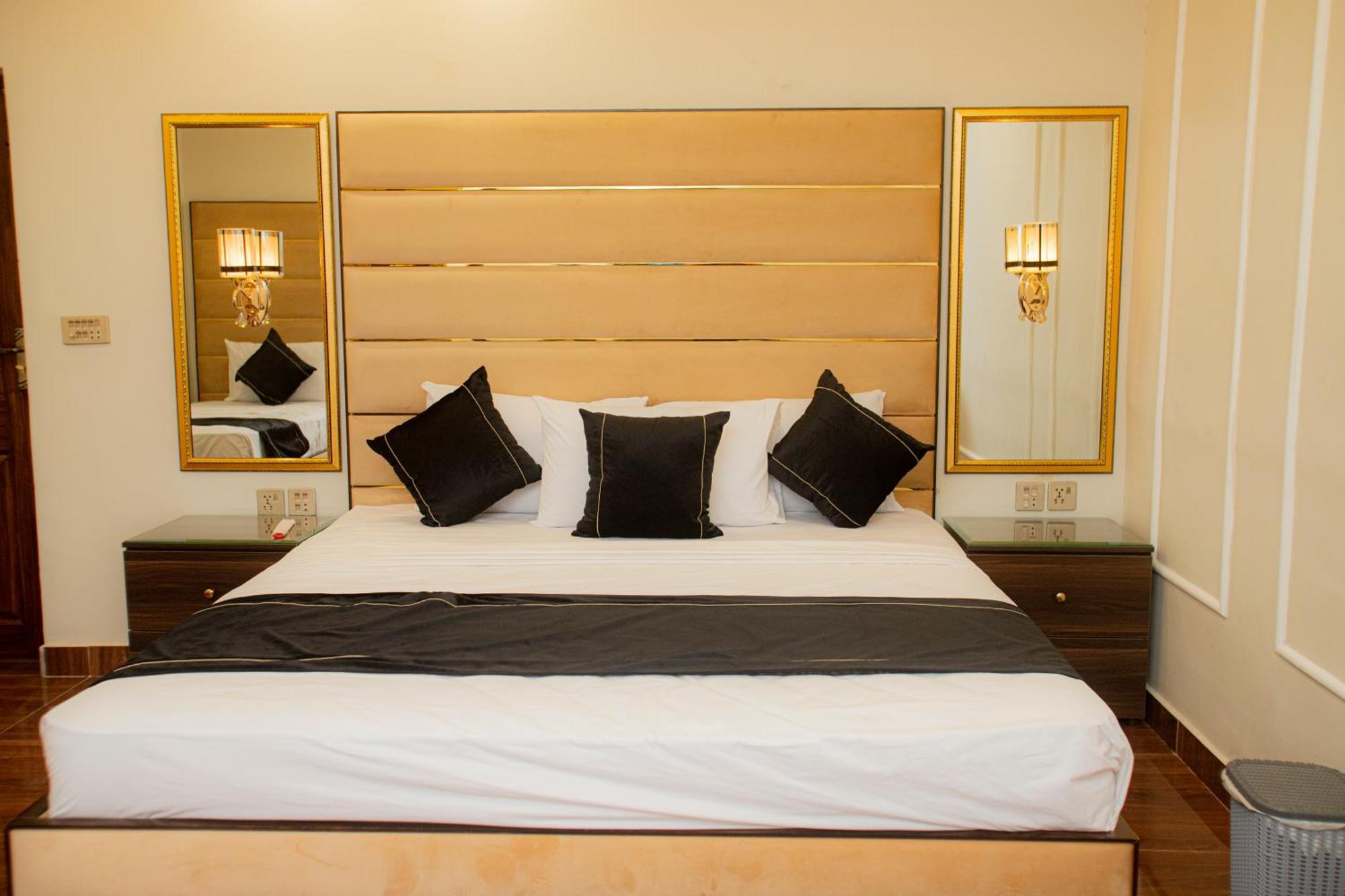 Hotel White Season Gulberg 拉合尔 外观 照片
