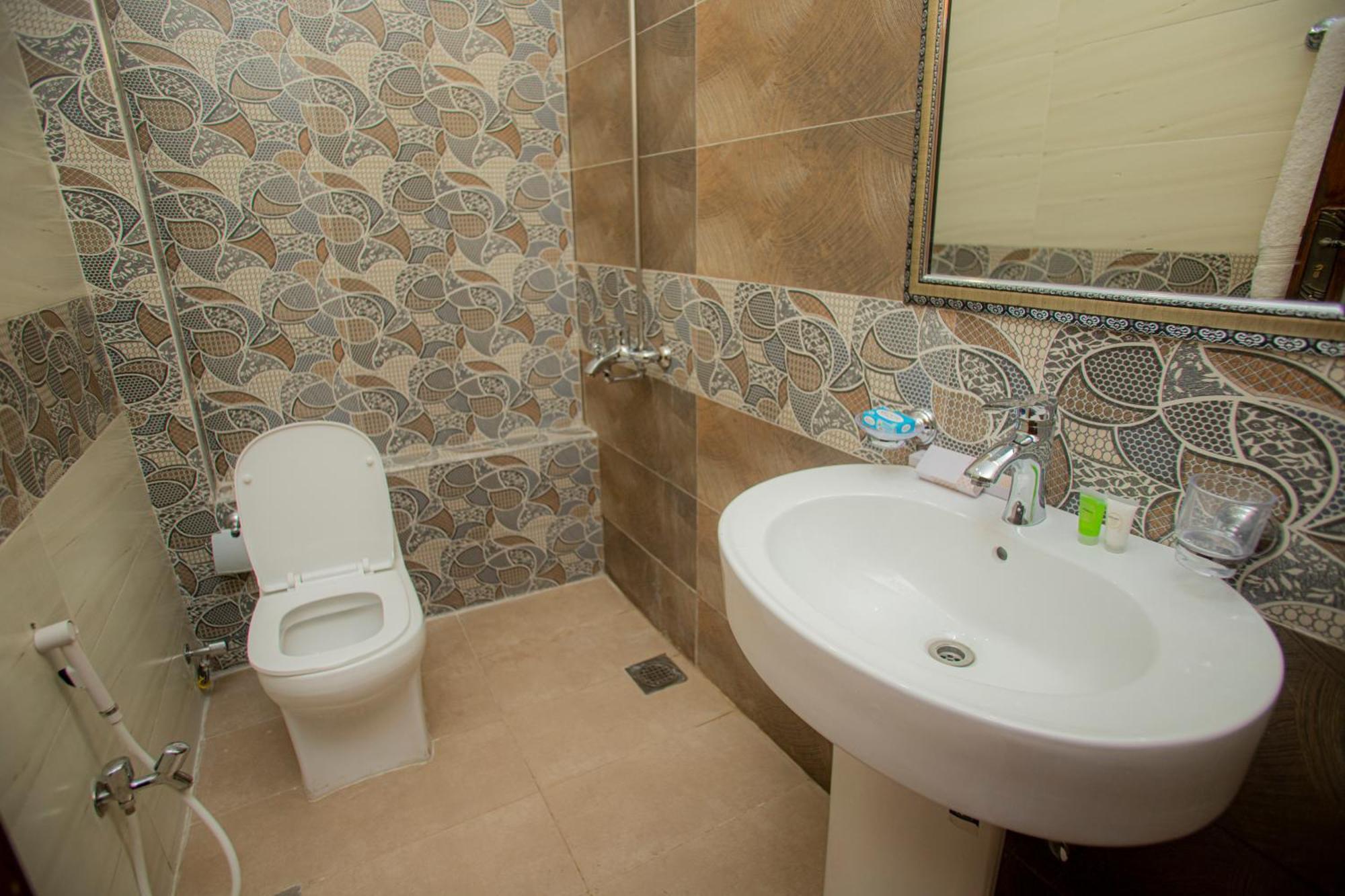 Hotel White Season Gulberg 拉合尔 外观 照片