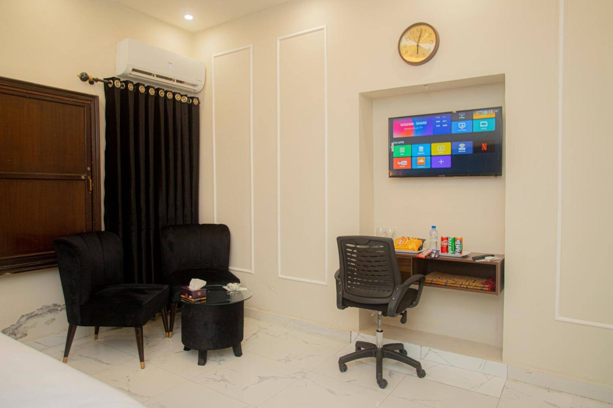 Hotel White Season Gulberg 拉合尔 外观 照片