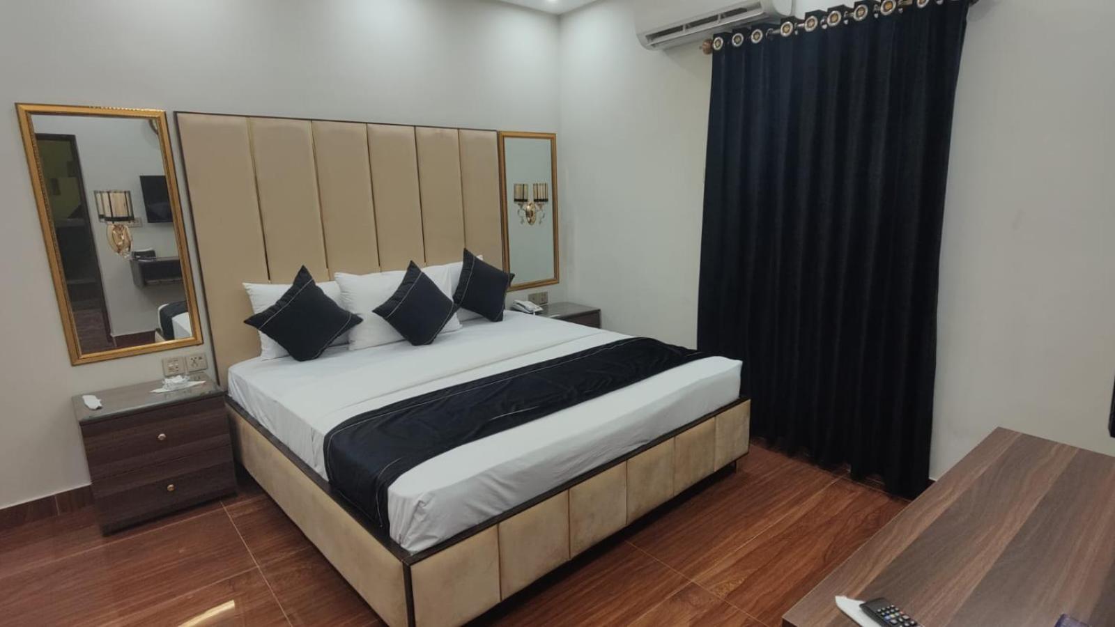 Hotel White Season Gulberg 拉合尔 外观 照片